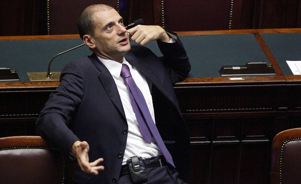 © Mauro Scrobogna / LaPresse 01-10-2009 Roma Politica Camera - scudo fiscale  Nella foto: Alberto Giorgetti sottosegretario economia House of Assembly -  rules on fiscal drag and to fight ecomonical crisis