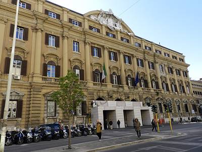 Sigarette, arrivano nuove tasse e vecchi favori