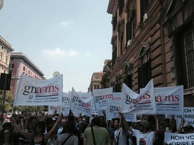Lo svapo in piazza. Successo della protesta di fronte al MEF
