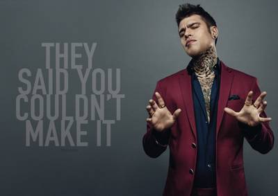 Fedez, sempre in giro con la sigaretta elettronica!